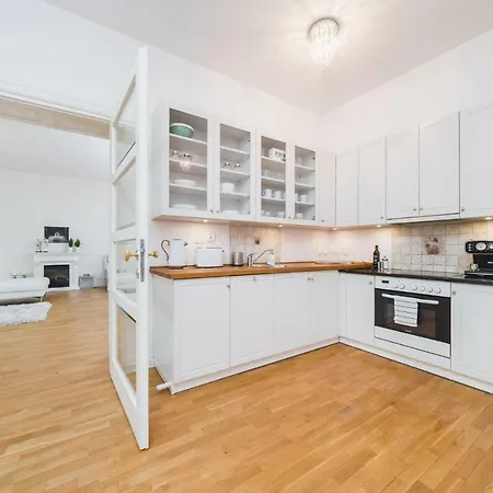 Spacious, Luxury Szpitalna Apartment, Next To The Main Market By Homeclick