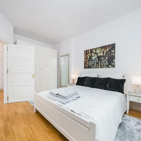 Spacious, Luxury Szpitalna Apartment, Next To The Main Market By Homeclick * Cracovia