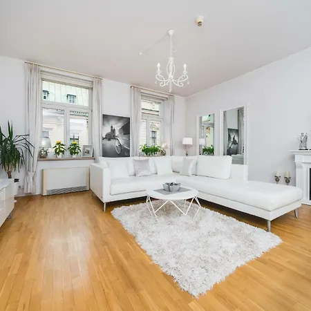 Spacious, Luxury Szpitalna Apartment, Next To The Main Market By Homeclick *