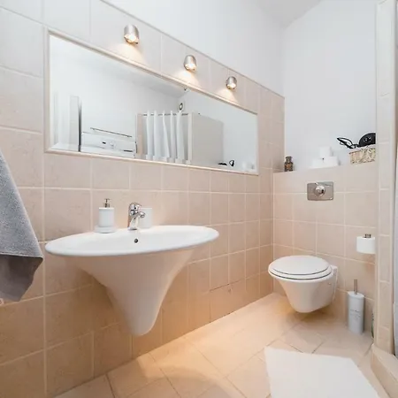 Spacious, Luxury Szpitalna Apartment, Next To The Main Market By Homeclick *